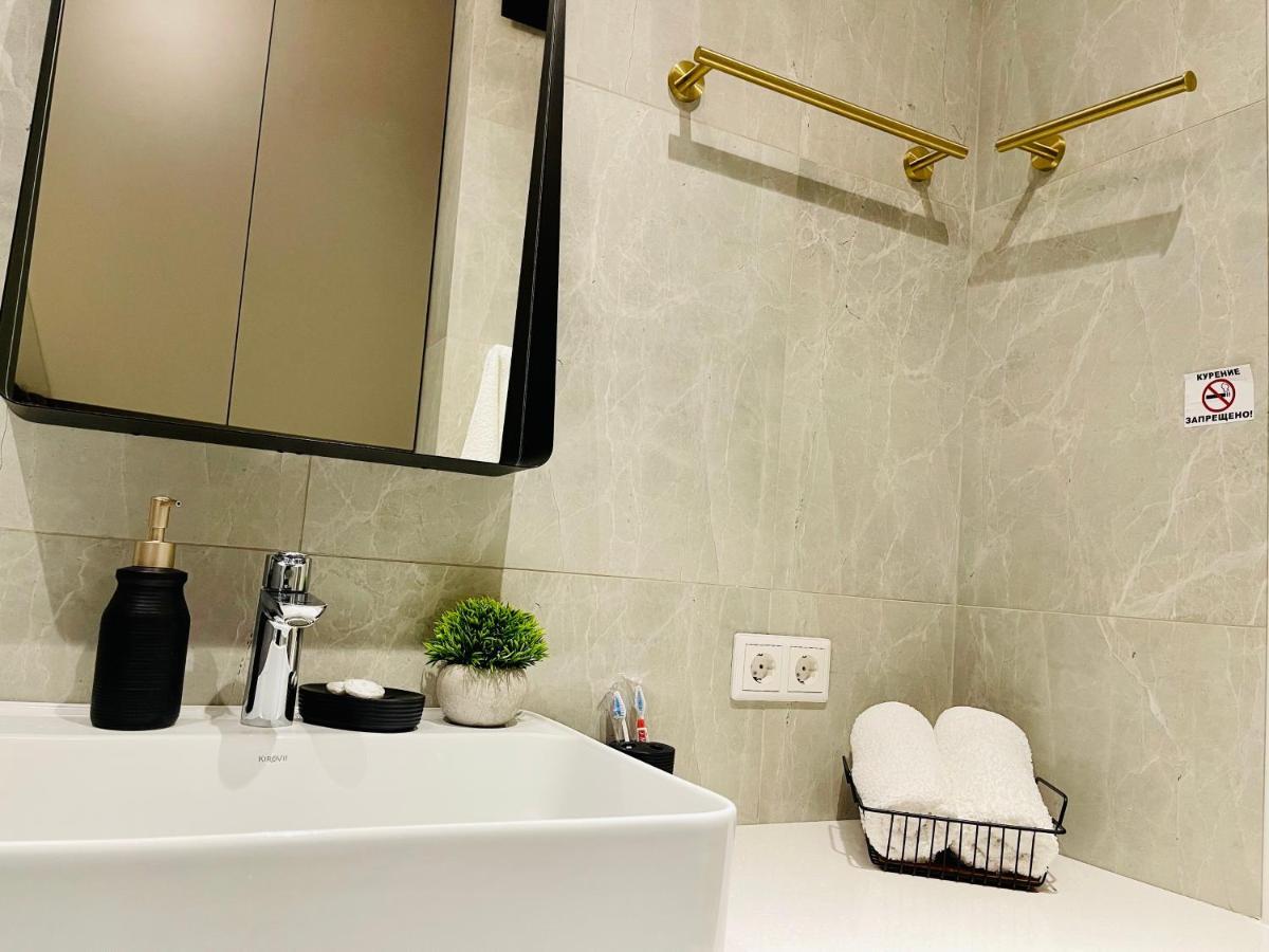 Уютная Стильная Квартира Возле Центрального Парка Горького! Apartment อัลมาตี ภายนอก รูปภาพ