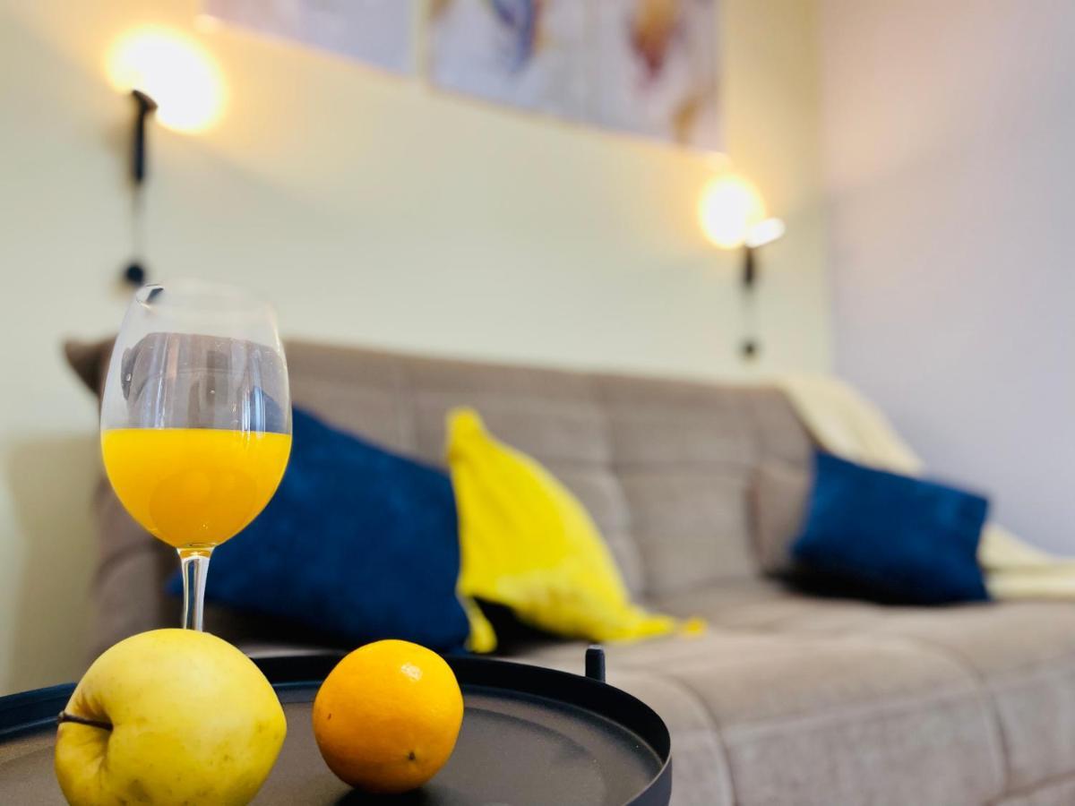 Уютная Стильная Квартира Возле Центрального Парка Горького! Apartment อัลมาตี ภายนอก รูปภาพ