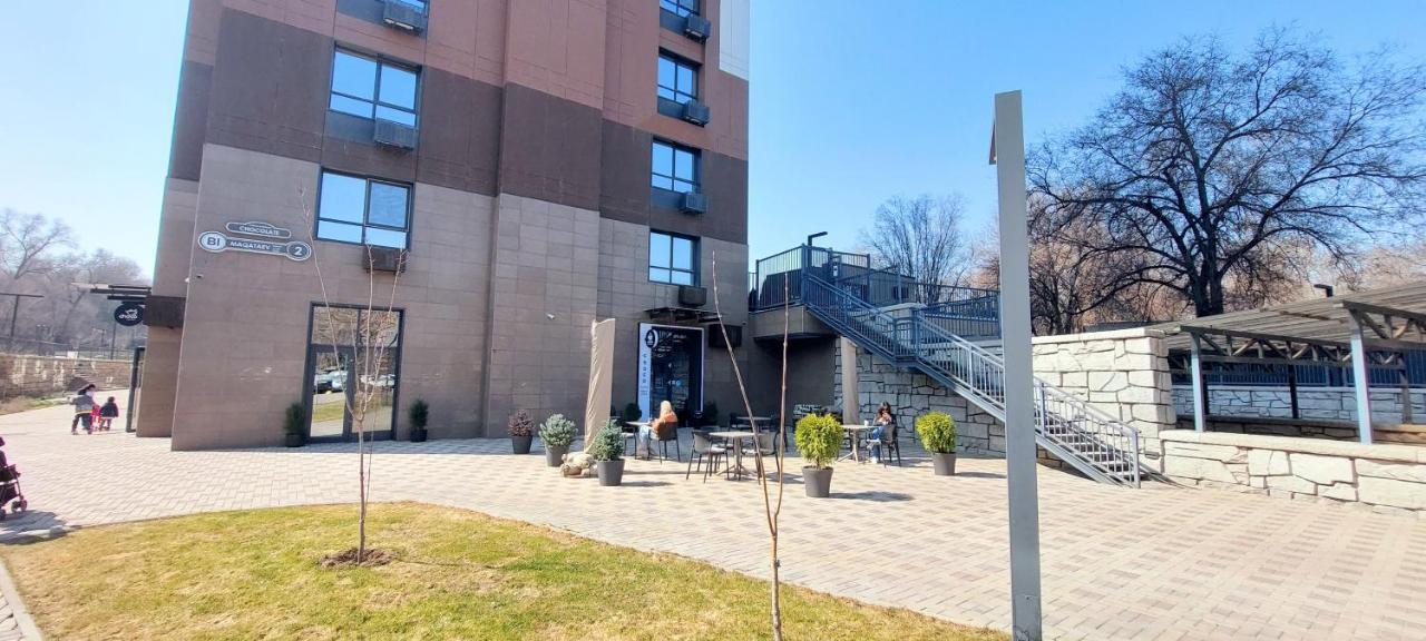 Уютная Стильная Квартира Возле Центрального Парка Горького! Apartment อัลมาตี ภายนอก รูปภาพ